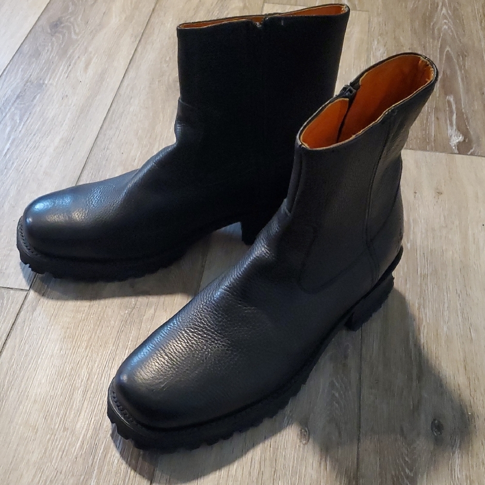 Frye Black Chelsea Boots Ankle Height Slip-On